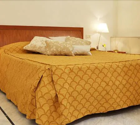 ホテル Metropol 4*