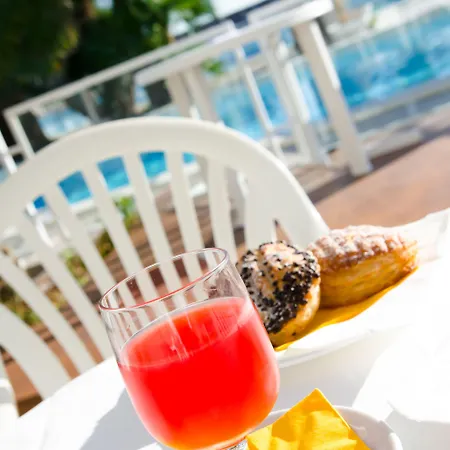 ホテル Metropol 4*