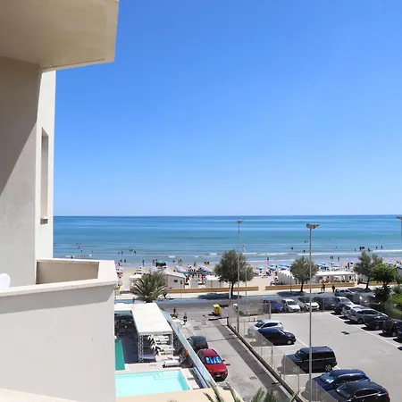 Metropol 酒店 西尼加利亚