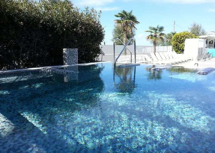 Metropol 4* 西尼加利亚